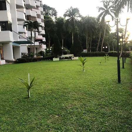 Beach Resort Home Stay Sri Sayang Apartment Batu Ferringhi 2Bedroom Exterior photo